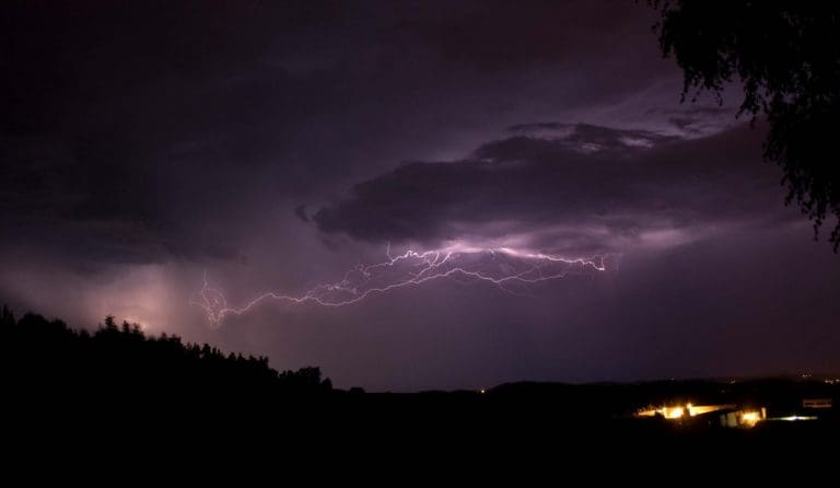 Lire la suite à propos de l’article Météo : 14 départements en vigilance orange pour orages ce mardi, 9 le seront encore mercredi