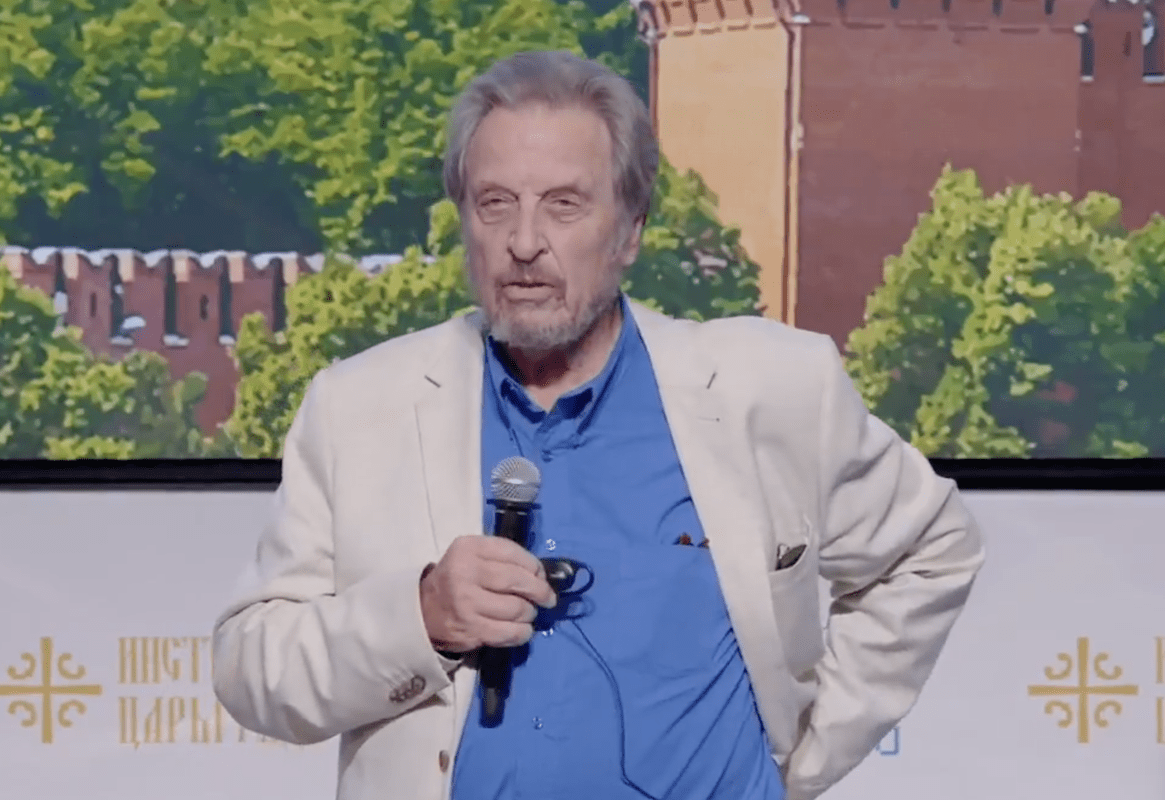 You are currently viewing Moscou : Errol Musk parle du futur et minimise le clash entre son fils et le président Trump