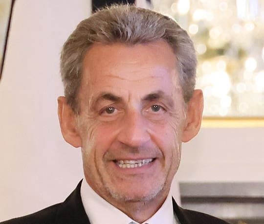 Lire la suite à propos de l’article Nicolas Sarkozy déchu de la Légion d&rsquo;honneur : une décision qui suscite le débat