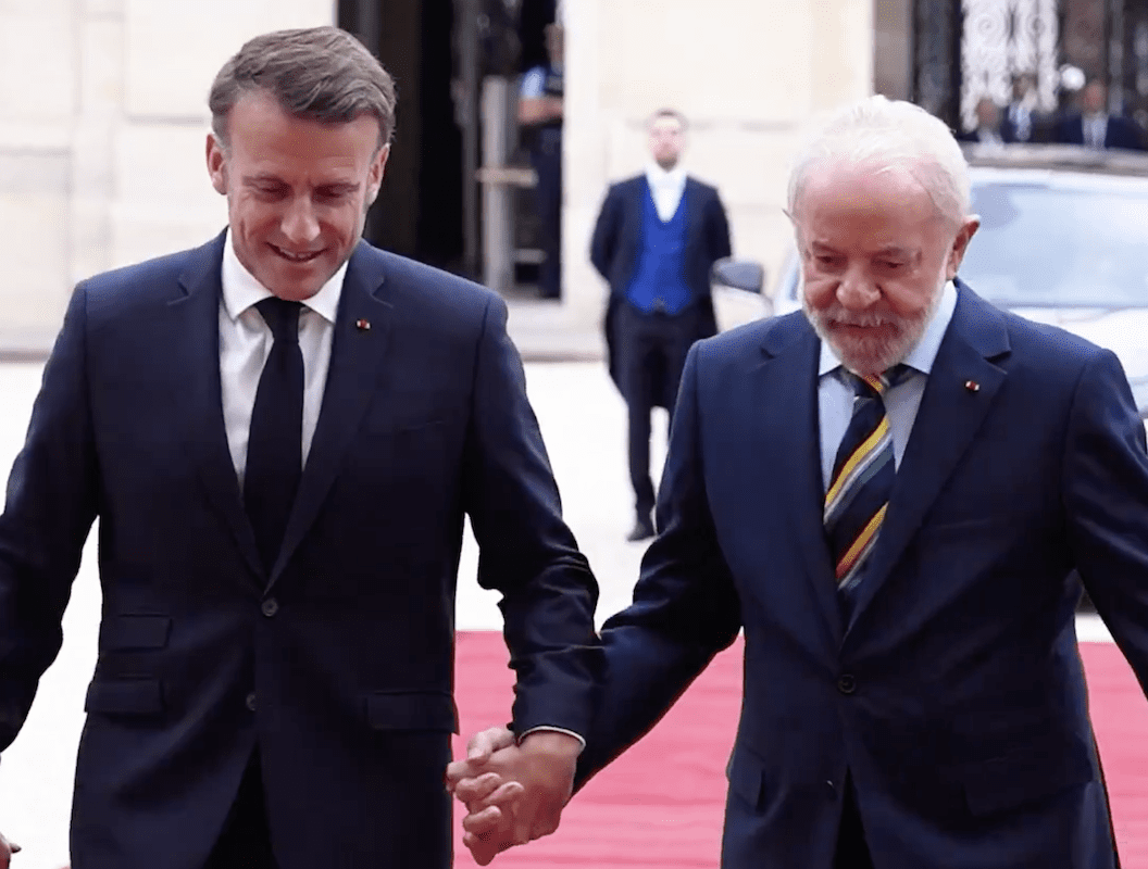 You are currently viewing Paris : Macron et Lula scellent un partenariat stratégique autour de la Défense, des vaccins, du climat et du commerce