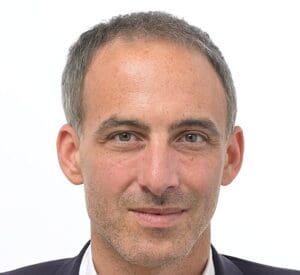 Lire la suite à propos de l’article Présidentielle 2027 : Raphaël Glucksmann dévoile sa vision pour une gauche démocrate, écologiste et pro-européenne