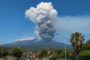 Lire la suite à propos de l’article Sicile : l’Etna entre en éruption, une alerte rouge déclenchée pour le trafic aérien
