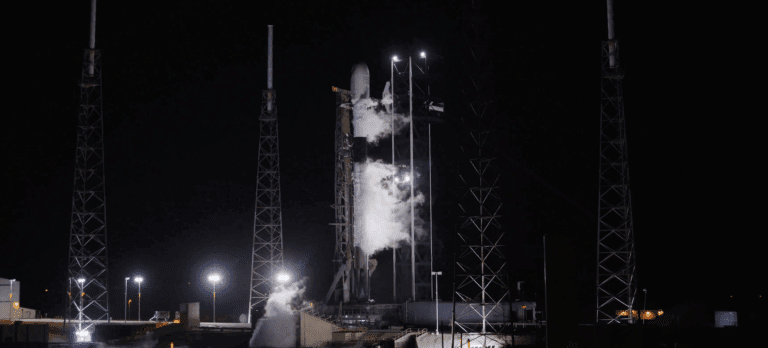 Lire la suite à propos de l’article SpaceX dépasse les 9 000 satellites Starlink après un nouveau lancement depuis Cap Canaveral