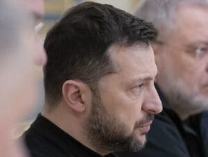 Lire la suite à propos de l’article Ukraine : Zelensky appelle les alliés à consacrer 0,25 % de leur PIB à l’industrie de défense ukrainienne