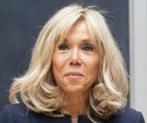 Lire la suite à propos de l’article Brigitte Macron se pourvoit en cassation après la relaxe liée à des rumeurs de transidentité 