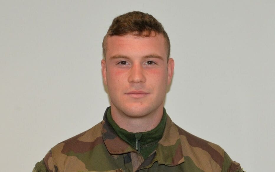 You are currently viewing Clermont-Ferrand : un militaire poignardé à mort, le suspect en récidive mis en examen pour meurtre