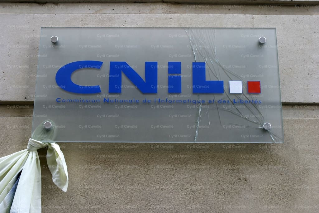 You are currently viewing Intelligence artificielle : la CNIL dévoile ses premières lignes directrices pour un usage éthique et conforme au RGPD