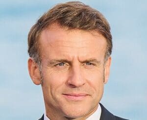 Lire la suite à propos de l’article Jours fériés : Macron soutient la suppression de deux dates malgré ses réticences passées