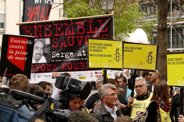 Lire la suite à propos de l’article Répression : Amnesty alerte sur la crise des défenseurs du climat en France