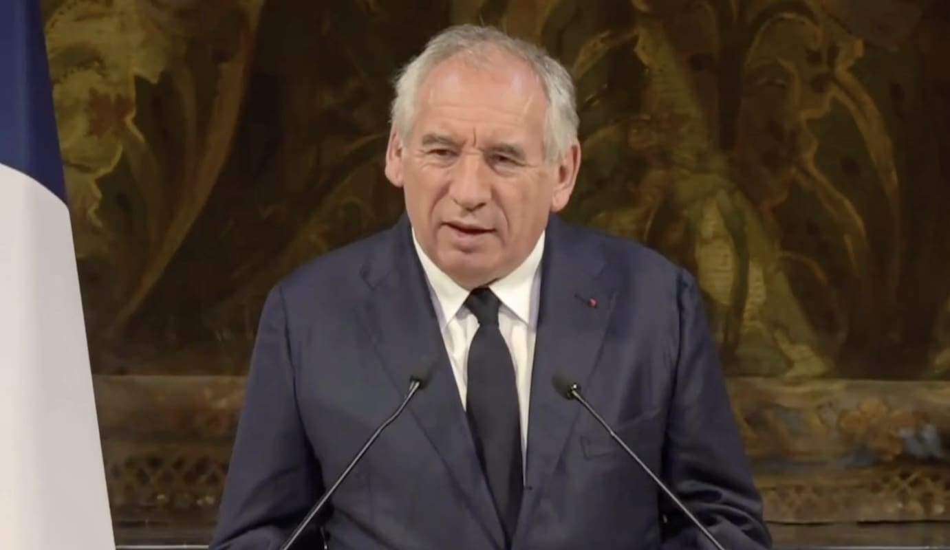 You are currently viewing Vichy : François Bayrou rend hommage aux 80 députés qui refusèrent les pleins pouvoirs à Pétain