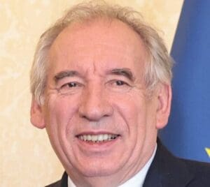 Lire la suite à propos de l’article 40 000 euros de travaux pour rénover son bureau de maire : à Pau, François Bayrou en pleine polémique