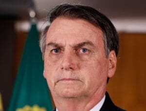 Lire la suite à propos de l’article Brésil : la police recommande l’inculpation de Bolsonaro et de son fils pour coercition