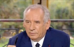 Lire la suite à propos de l’article Budget 2026 : François Bayrou alerte sur une dette « portée sur le dos des plus jeunes »