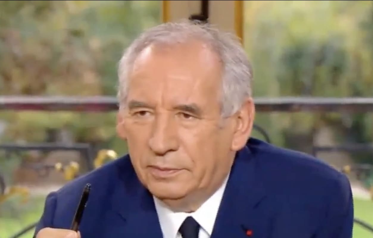 You are currently viewing Budget 2026 : François Bayrou alerte sur une dette « portée sur le dos des plus jeunes »