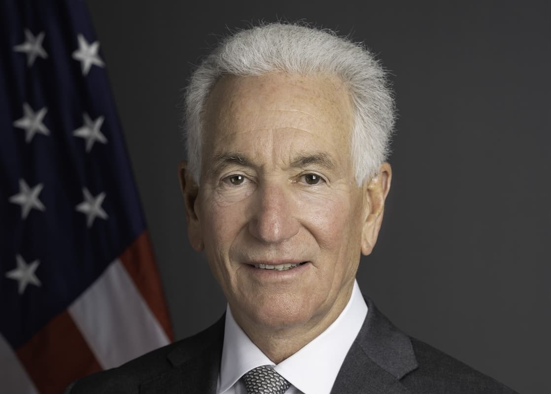 You are currently viewing Charles Kushner snobe sa convocation au Quai d&rsquo;Orsay : tensions diplomatiques entre Paris et Washington