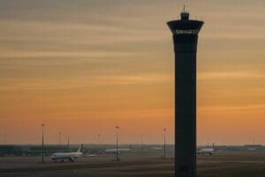 Lire la suite à propos de l’article Contrôleur aérien : suspension immédiate après avoir lancé « Free Palestine » dans une liaison radio à Roissy