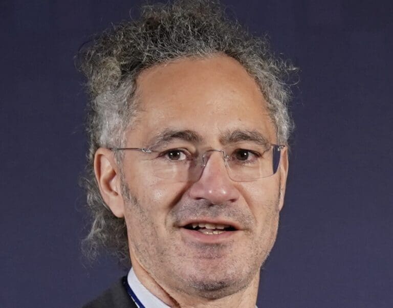 Lire la suite à propos de l’article États-Unis : Palantir accusé de bâtir une base de données tentaculaire