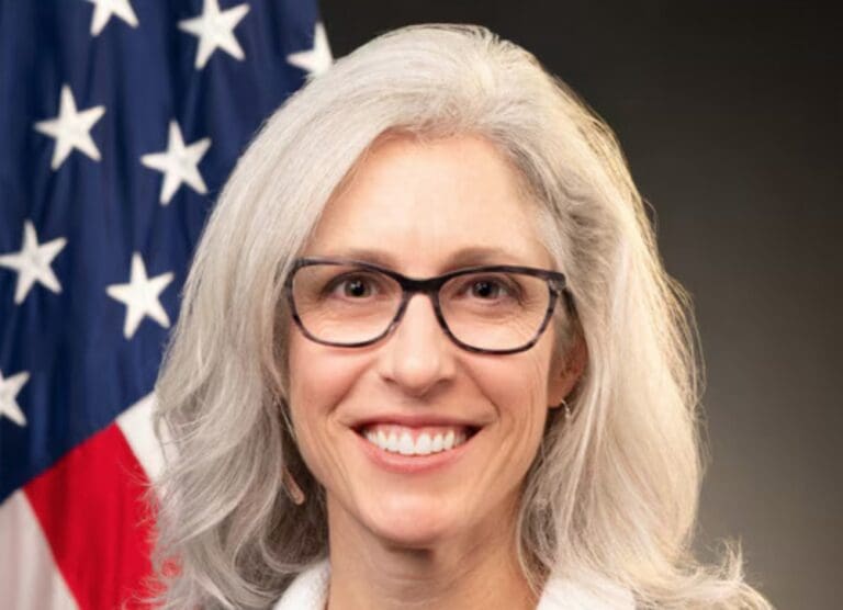 Lire la suite à propos de l’article États-Unis : Susan Monarez limogée des CDC