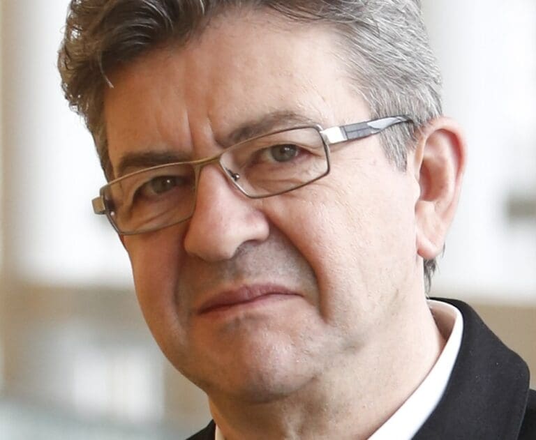 Lire la suite à propos de l’article La France insoumise : Son refus d’accréditer un journaliste du Monde ravive les tensions avec les médias