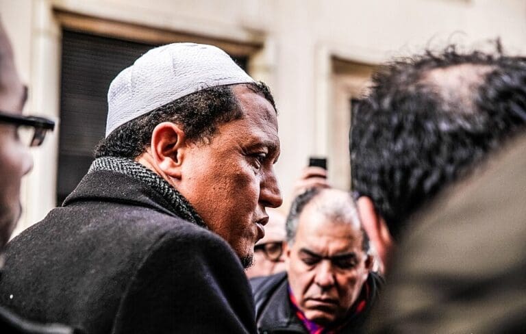 Lire la suite à propos de l’article L’imam Chalghoumi porte plainte contre l’eurodéputée Rima Hassan pour incitation à la violence