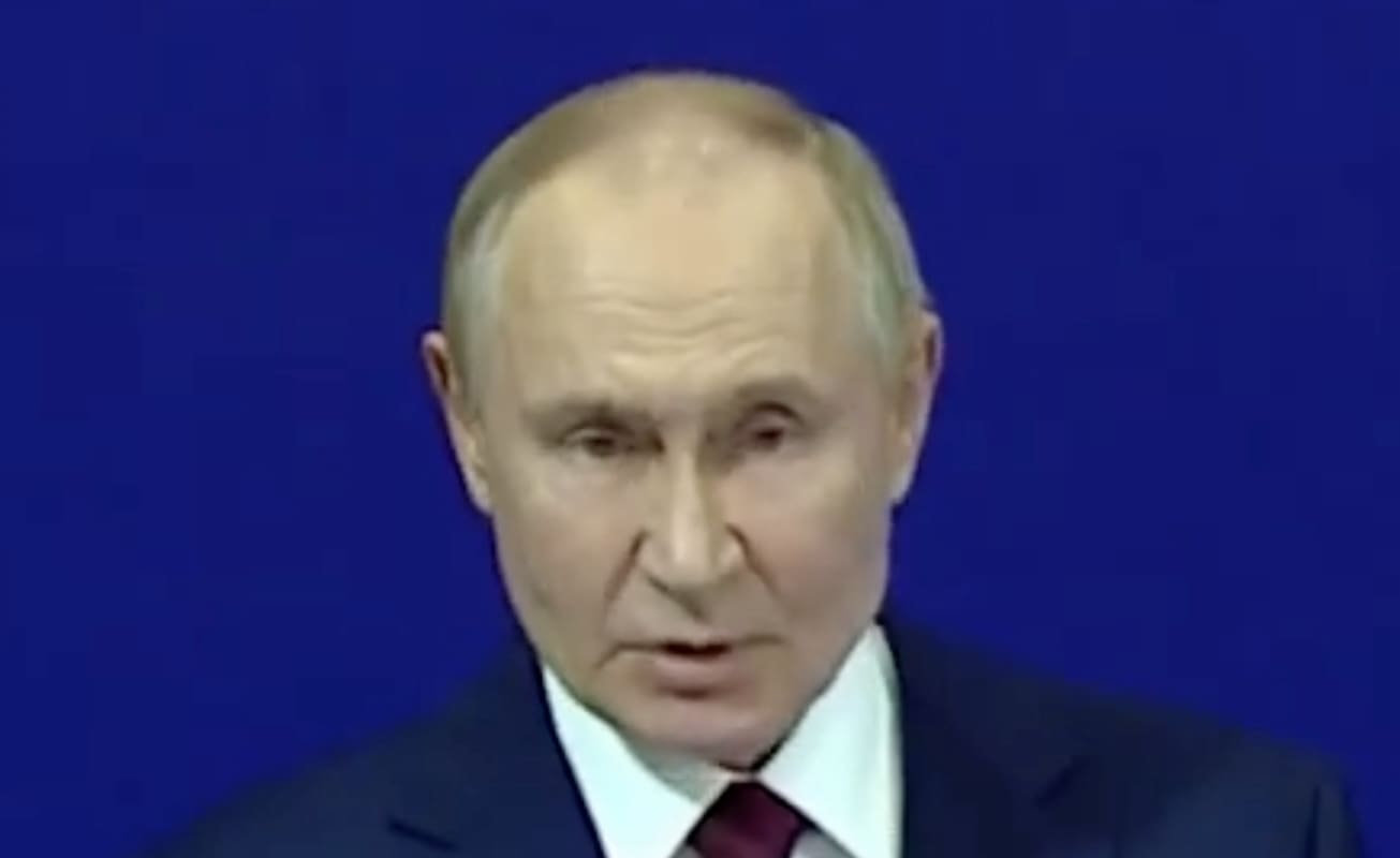 You are currently viewing Guerre en Ukraine : Poutine affirme depuis un site clé de l&rsquo;armement nucléaire, ne pas en avoir déclenché le conflit