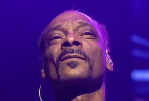 Lire la suite à propos de l’article Snoop Dogg : le rappeur critique la présence de personnages LGBT+ dans les films pour enfants