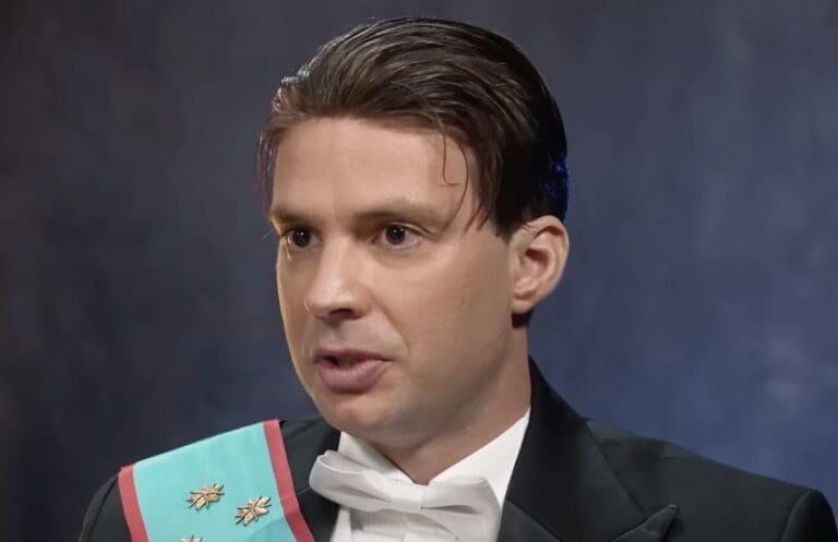 Lire la suite à propos de l’article « Aucun président de la 5ème République n&rsquo;a été franc-maçon, sauf peut-être un » selon « Le Franc-Maçon »