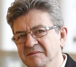 Lire la suite à propos de l’article Après la chute de Bayrou, Mélenchon réclame le départ de Macron