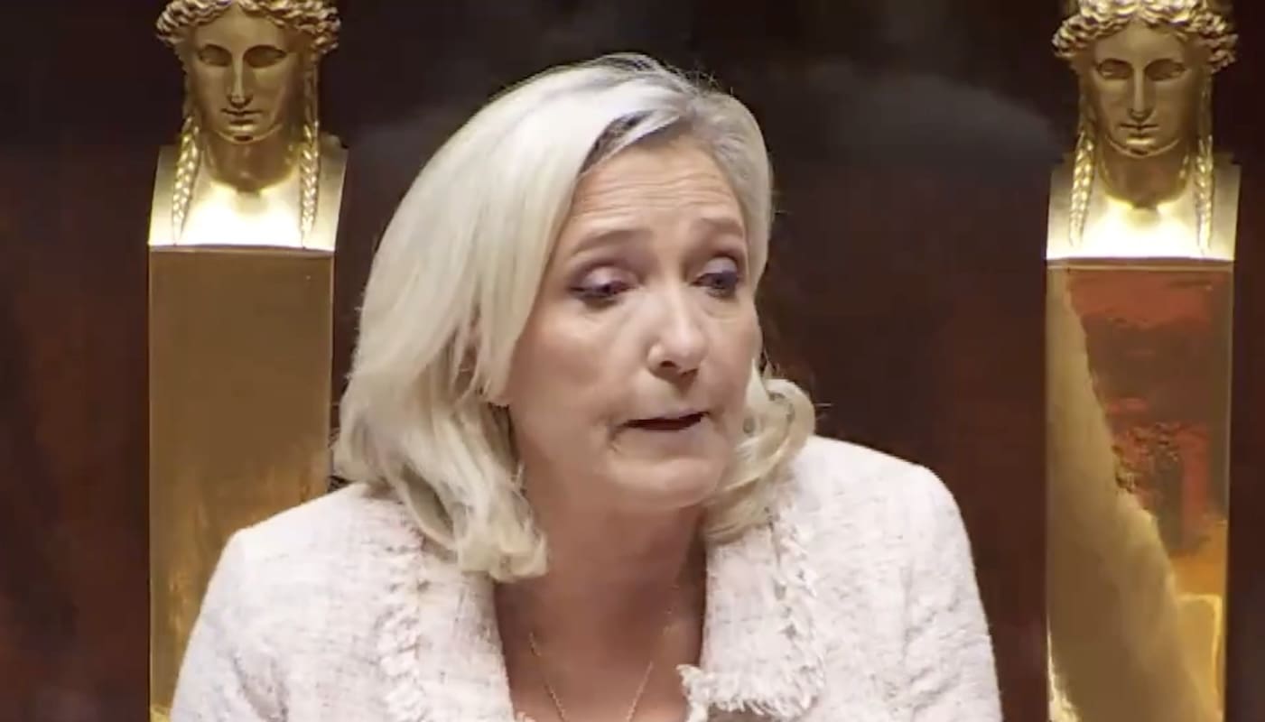 You are currently viewing Assemblée national : Marine Le Pen appelle à un grand « Reset », mais pas à la destitution de Macron