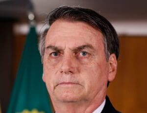 Lire la suite à propos de l’article Bolsonaro condamné : 27 ans de prison pour tentative de coup d’État et crise diplomatique avec Washington