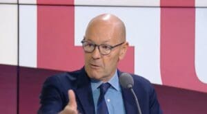 Lire la suite à propos de l’article Dette française : Pascal Perri accuse Mitterrand et Sarkozy d’avoir « mis la France sur la paille »