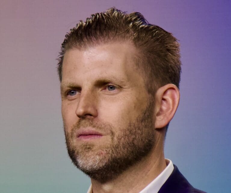 Lire la suite à propos de l’article Eric Trump : son livre Under Siege numéro un des ventes sur Amazon avant même sa sortie