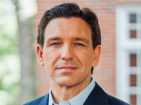 You are currently viewing Floride : Ron DeSantis veut abolir toutes les obligations vaccinales, y compris pour les enfants