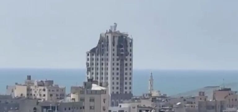 Lire la suite à propos de l’article Gaza City : Israël lance son offensive terrestre et intensifie ses bombardements