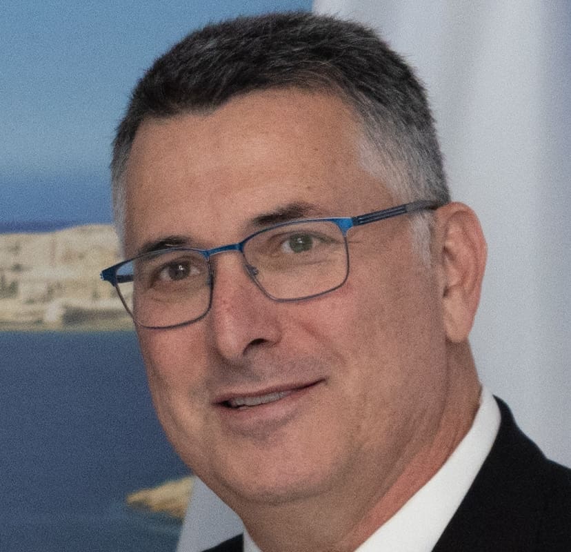 You are currently viewing Israël : Macron déclaré persona non grata après l’annonce de la reconnaissance d’un État palestinien