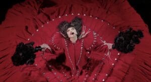 Lire la suite à propos de l’article Lady Gaga aux MTV Awards 2025 : une performance spectaculaire aux accents sataniques ?