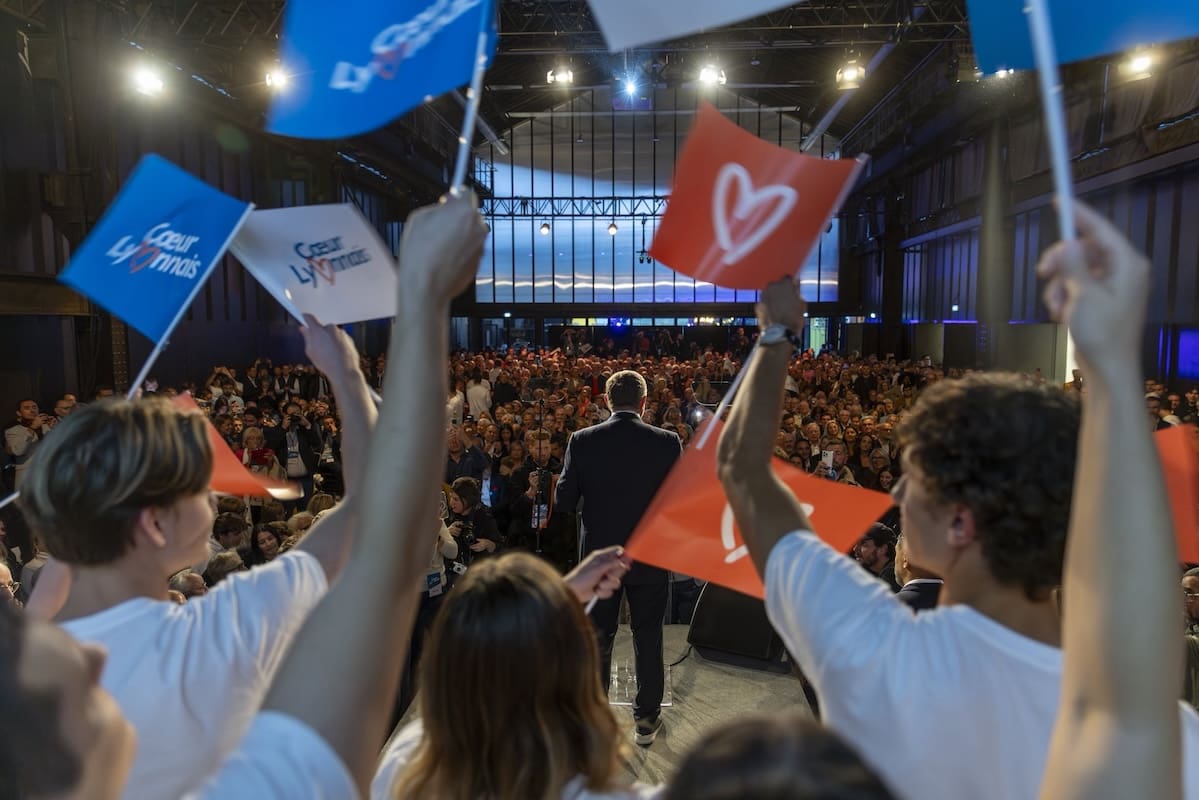 You are currently viewing Lyon municipales 2026 : Jean-Michel Aulas fait salle comble lors de son premier meeting, des centaines de personnes refoulées