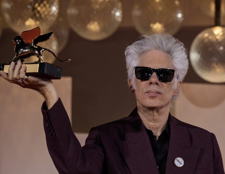 Lire la suite à propos de l’article Mostra de Venise 2025 : Jim Jarmusch sacré, Gaza reléguée en second plan
