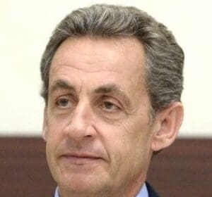 Lire la suite à propos de l’article Nicolas Sarkozy : ses avertissements à Emmanuel Macron sur François Bayrou, la dissolution et l’échec du front républicain