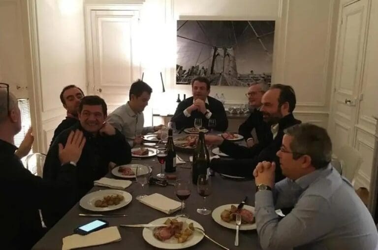 Lire la suite à propos de l’article Sébastien Lecornu : le dîner de 2017 qui a scellé son ralliement à Emmanuel Macron