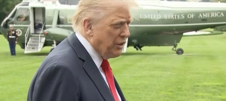 Lire la suite à propos de l’article Trump sur l’Ukraine : « Zelensky doit trouver un accord et l&rsquo;Europe doit arrêter d&rsquo;acheter du pétrole à la Russie »