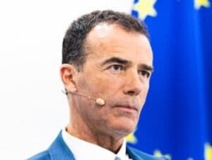 Lire la suite à propos de l’article Agenda 2030 : Gozi, Barrot et Macron unis pour une « régulation démocratique » du numérique