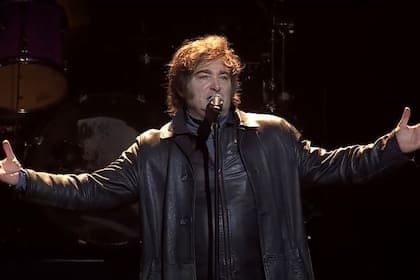 Lire la suite à propos de l’article Argentine : Javier Milei se met en scène en rockeur pour relancer sa campagne