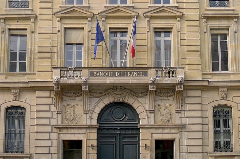 Lire la suite à propos de l’article Banques : les règles du découvert vont se durcir en 2026 sous le contrôle de la Banque de France