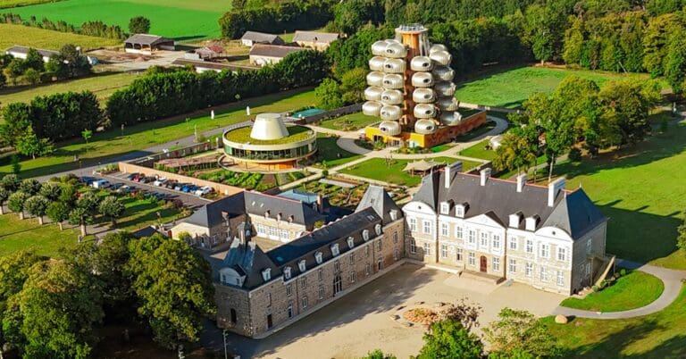 Lire la suite à propos de l’article Bretagne : Les banquets du Canon Français annulés au Château des Pères après polémique