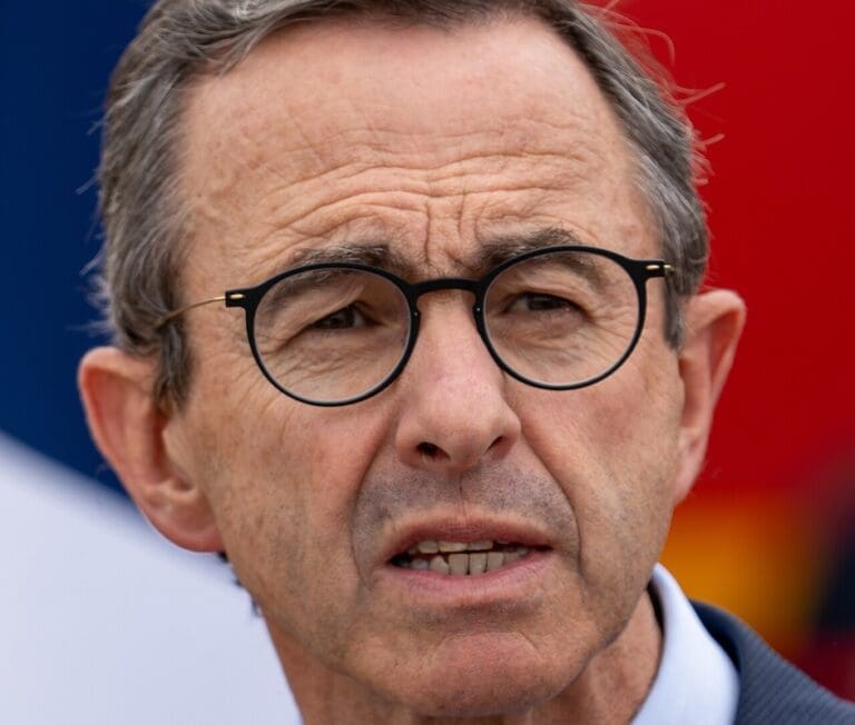 Lire la suite à propos de l’article Chez Les Républicains, l’idée d’une alliance avec le RN s’installe de plus en plus dans le débat interne