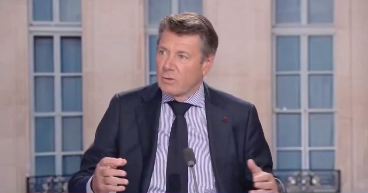 You are currently viewing Christian Estrosi appelle Emmanuel Macron à « prendre ses responsabilités » et à démissionner après le vote du budget