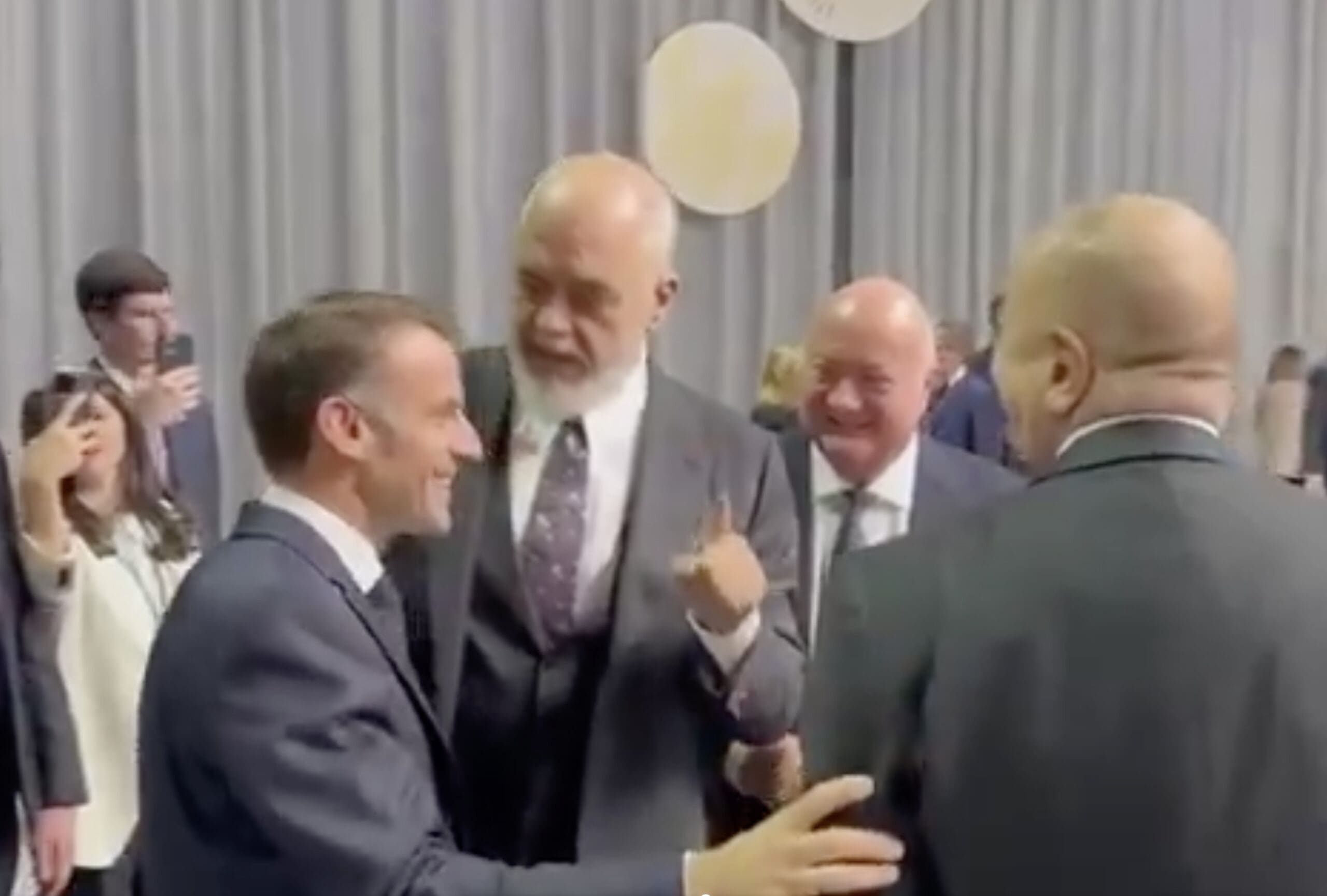 You are currently viewing Copenhague : Trump moqué par les dirigeants européens pour avoir confondu l’Arménie et l’Albanie