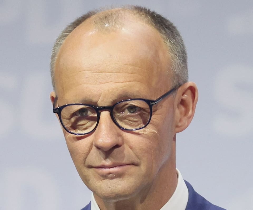 You are currently viewing Crise économique allemande : la récession s’étend à la classe moyenne et inquiète jusqu’en Suisse