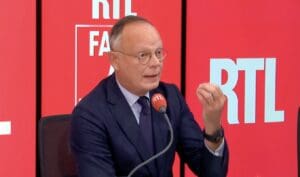 Lire la suite à propos de l’article Crise politique : Édouard Philippe plaide pour une présidentielle anticipée après l’adoption du budget